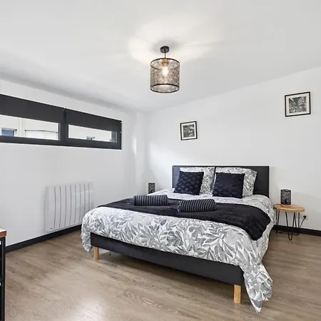 Loft Design - Terrasse - Centre - Baby Foot בית נופש