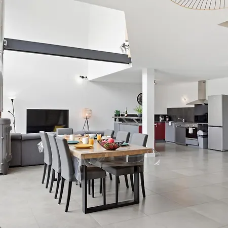 Loft Design - Terrasse - Centre - Baby Foot בית נופש קאין